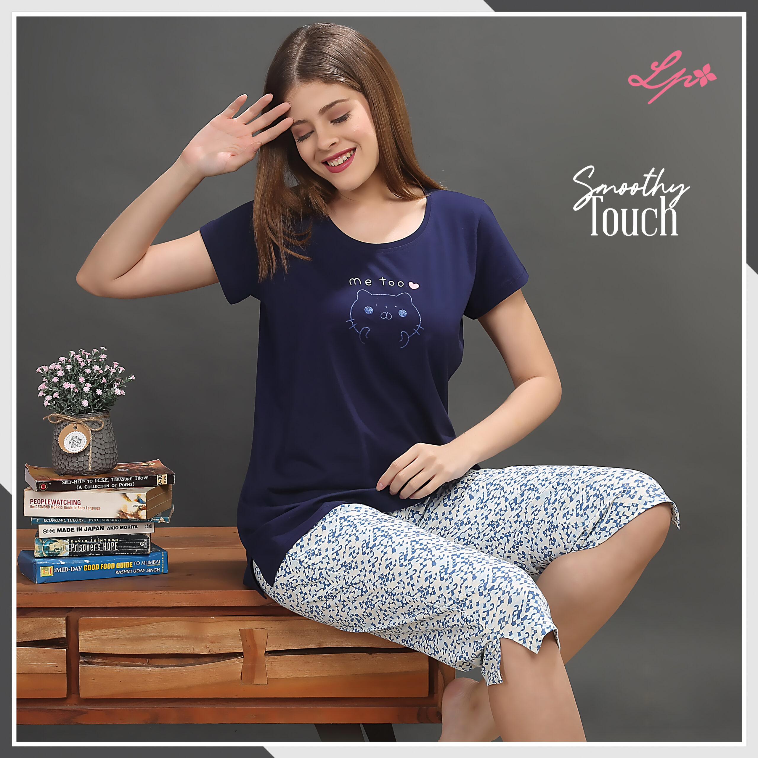 8016-A Little Pink Solid Navy Blue R/N T-Shirt With Printed Capri.
